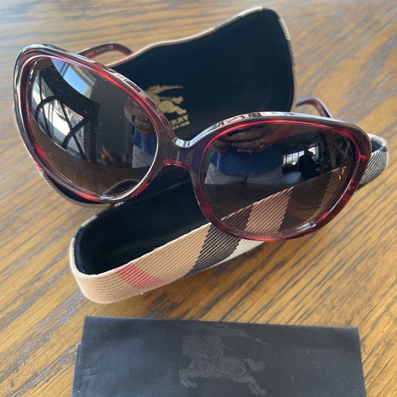 Burberry Sunglasses with case